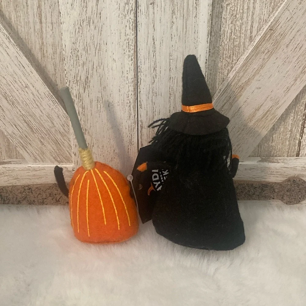 Hyde and Eek 2022 Halloween Witch and Broom Figurine
